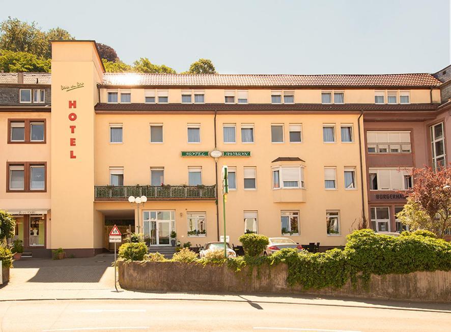 Hotel Avalon 란스툴 외부 사진